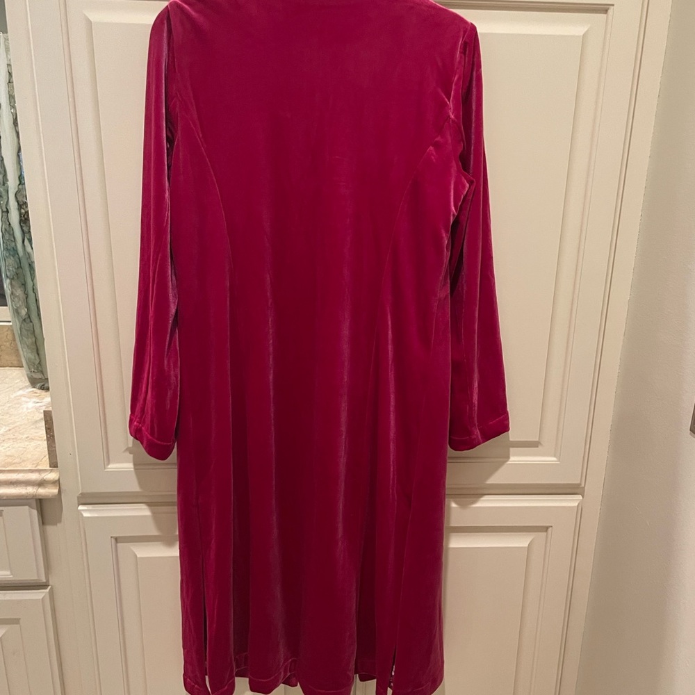 Skies Are Blue Fuchsia Velvet Duster - Picture 5 of 6